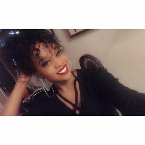 Meet your Posher, Carolette